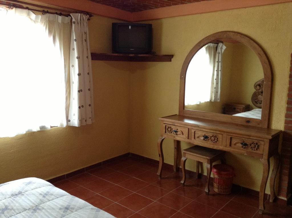 Hotel La Herradura Tecozautla Zimmer foto